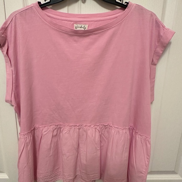 Pink top with ruffled bottom - Picture 1 of 3